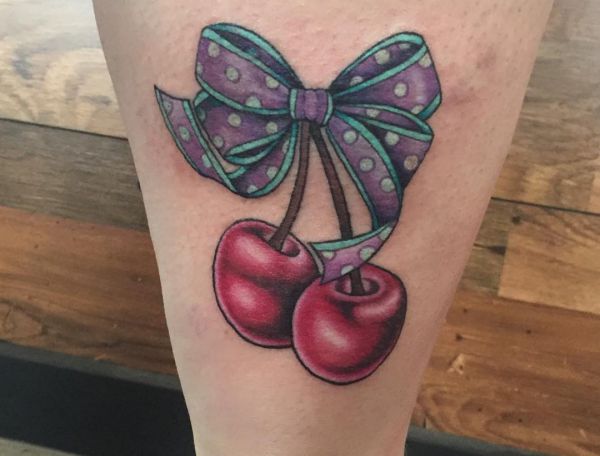 Cherry Tattoo - vilket betyder motiv och funky mönster