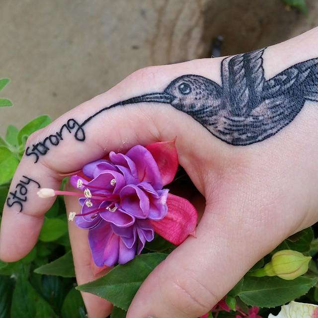 80 Tattoos on the Lovely Hand (the most effective images!)