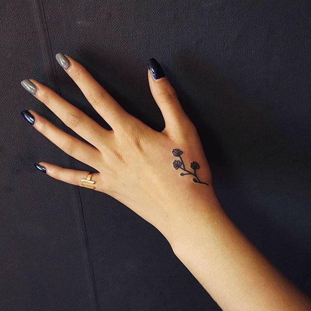 180 Delicate Feminine Tattoos - Lovely Photos