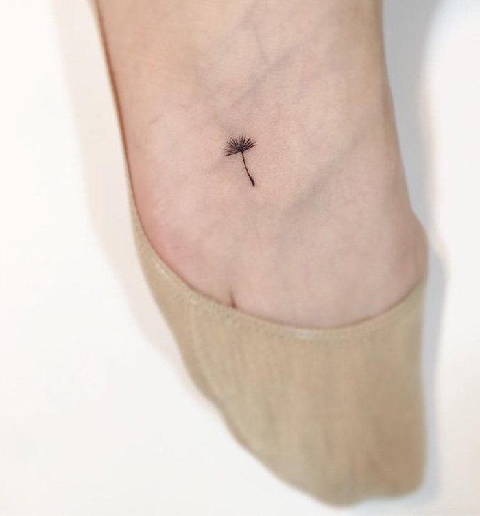 50 Stunning Minimalist Tattoos for Women