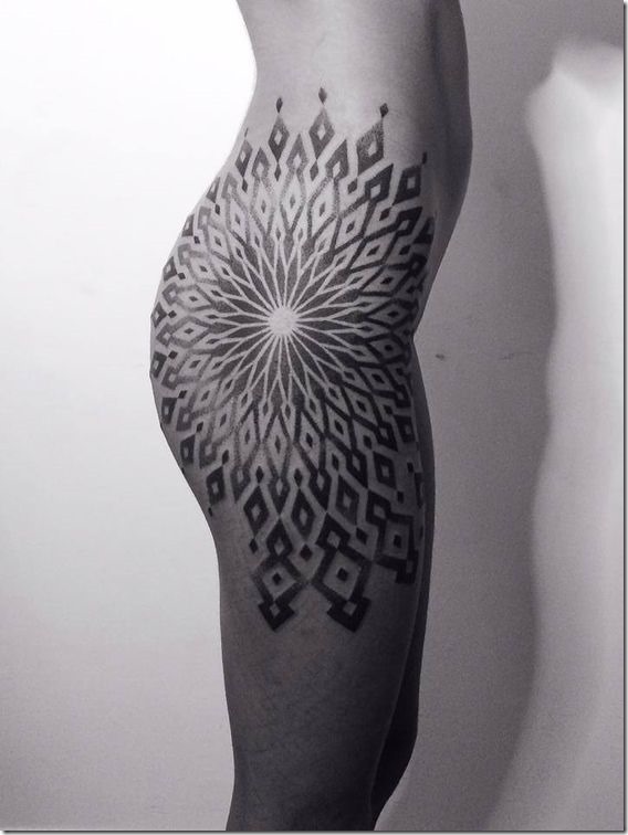 Seductive Hip Tattoos For Ladies