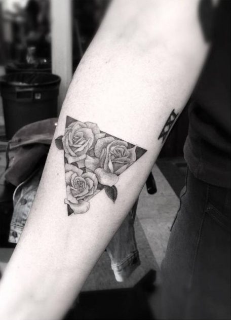 99 Roses tattoos designs for ladies