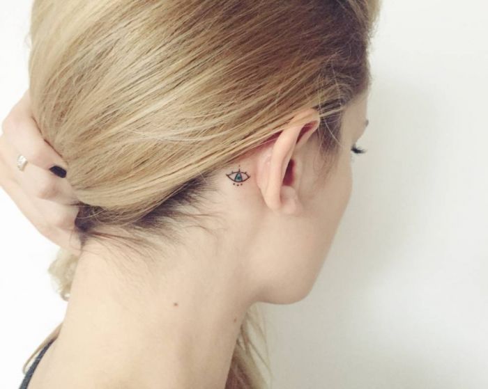 30+ Minimalist Tattoo Concepts for the Ears