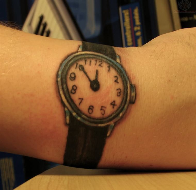 The girl wrist tattoo as stunning as discreet, proves itself