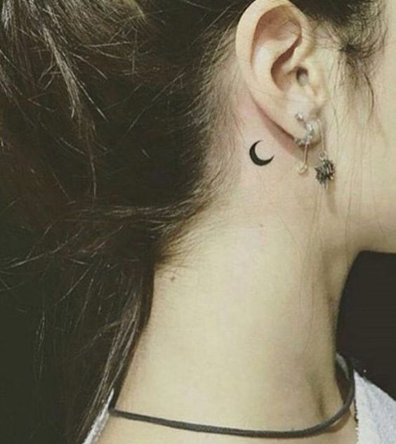 30+ Minimalist Tattoo Concepts for the Ears