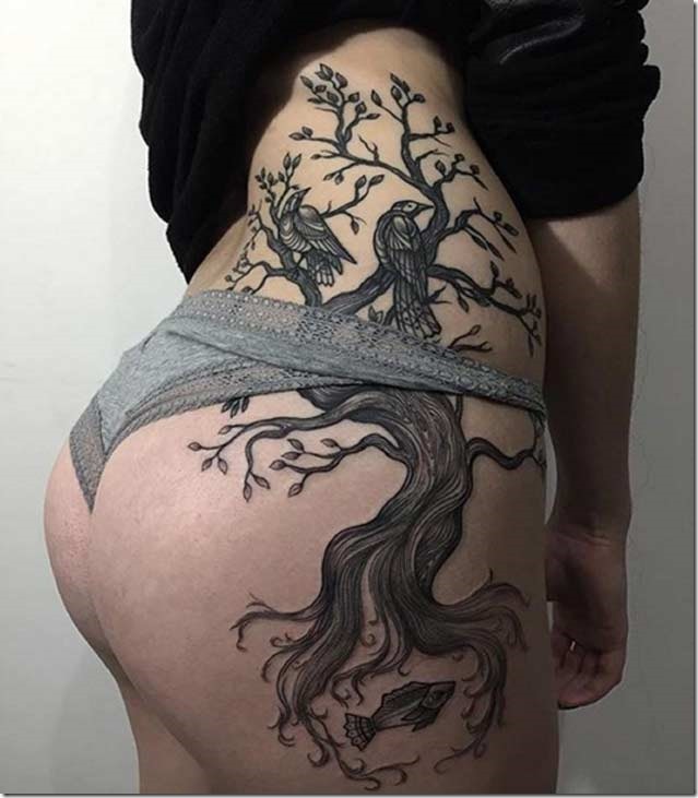 Seductive Hip Tattoos For Ladies