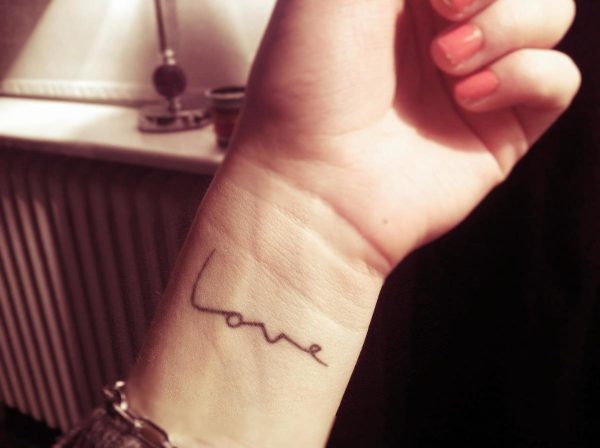 115 Small tattoos with letters and symbols for girls