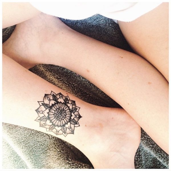 Tattoos for girls within the leg, nice designs