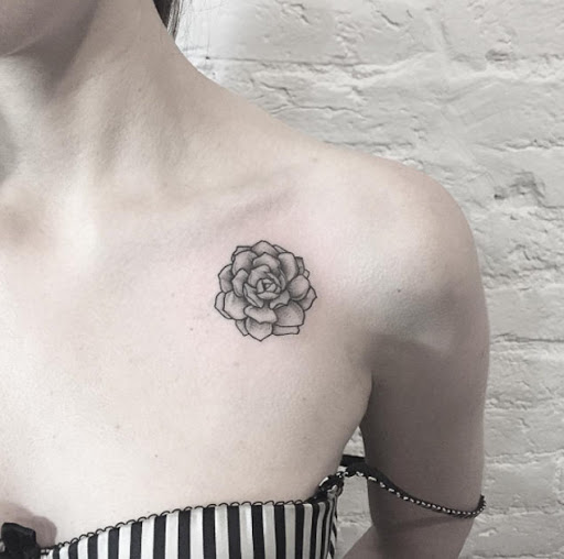 Fashionable Shoulder Strap Tattoos for Ladies With Model