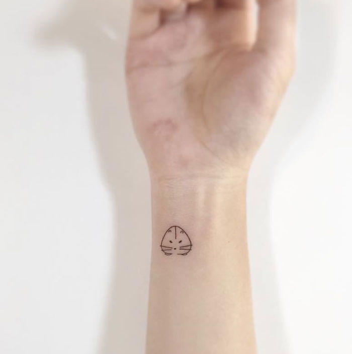 50 Stunning Minimalist Tattoos for Women