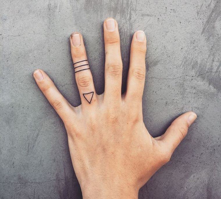 Discrete little tattoo concepts in 13 minimal and chic choices