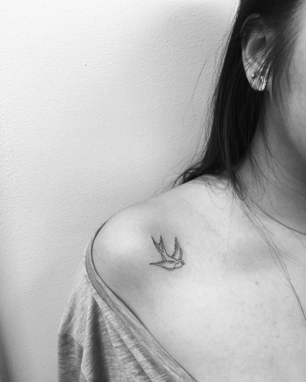 Small and delicate shoulder tattoos for girls