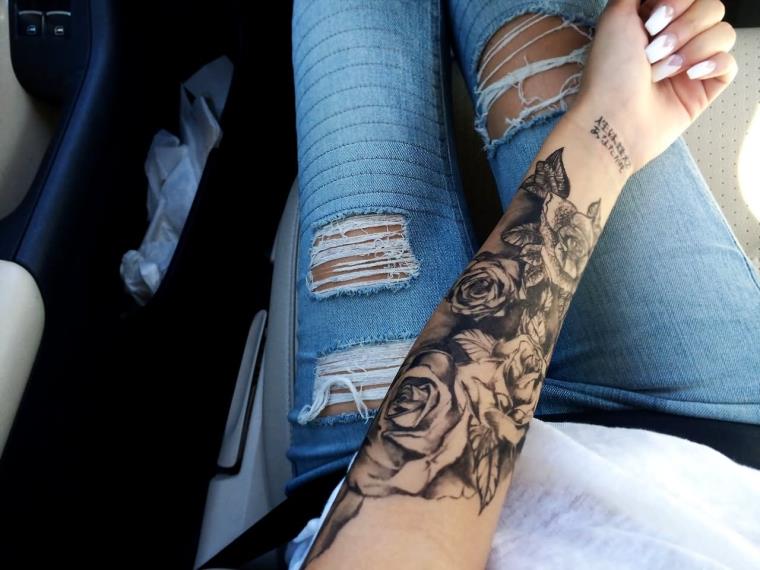 Ladies's forearm tattoo in all its kinds - uncover!