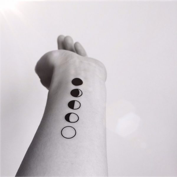 115 Small tattoos with letters and symbols for girls