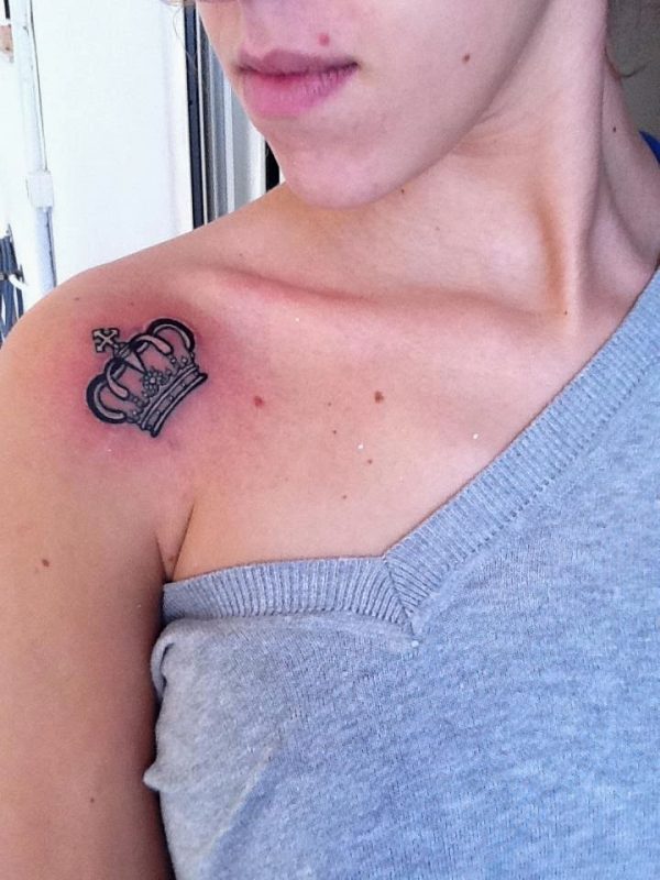 Small and delicate shoulder tattoos for girls