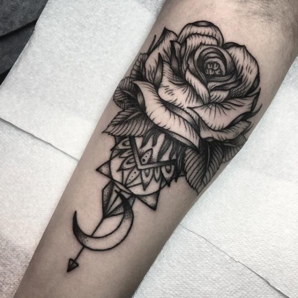 99 Roses tattoos designs for ladies