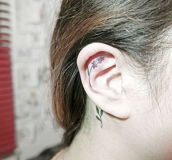 30+ Minimalist Tattoo Concepts for the Ears