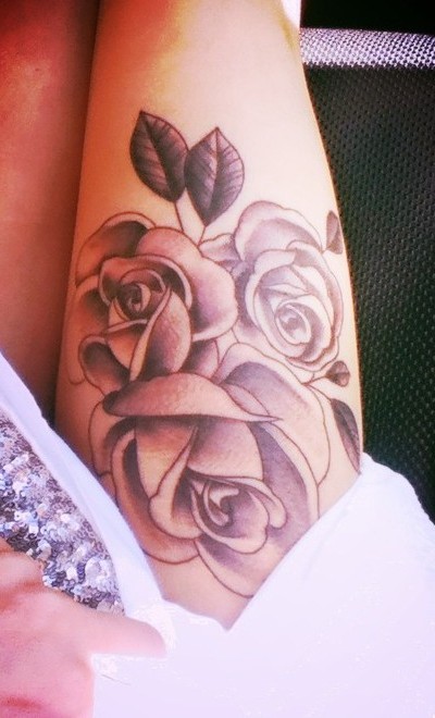 99 Roses tattoos designs for ladies