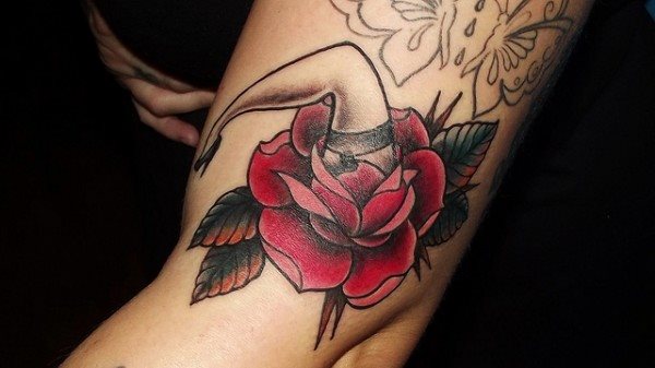 99 Roses tattoos designs for ladies