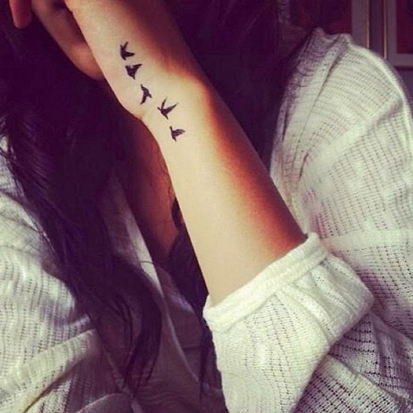 115 Small tattoos with letters and symbols for girls