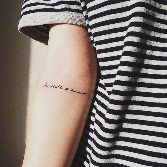 115 Small tattoos with letters and symbols for girls