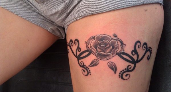 99 Roses tattoos designs for ladies