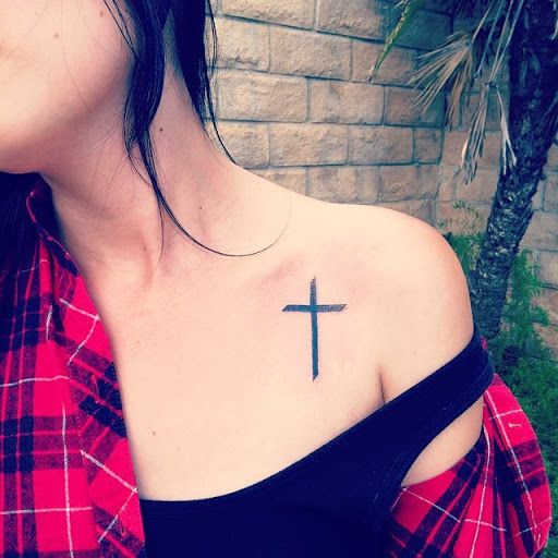 25 Pretty Cross Tattoos Concepts for Women