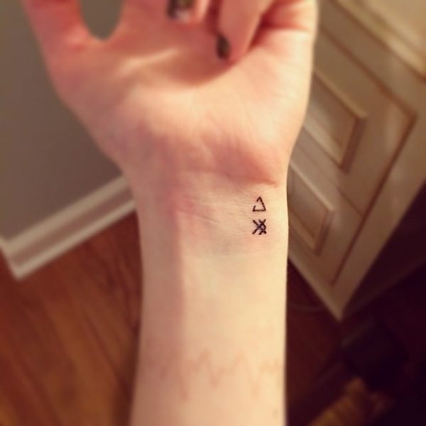 115 Small tattoos with letters and symbols for girls