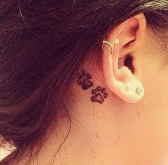 30+ Minimalist Tattoo Concepts for the Ears