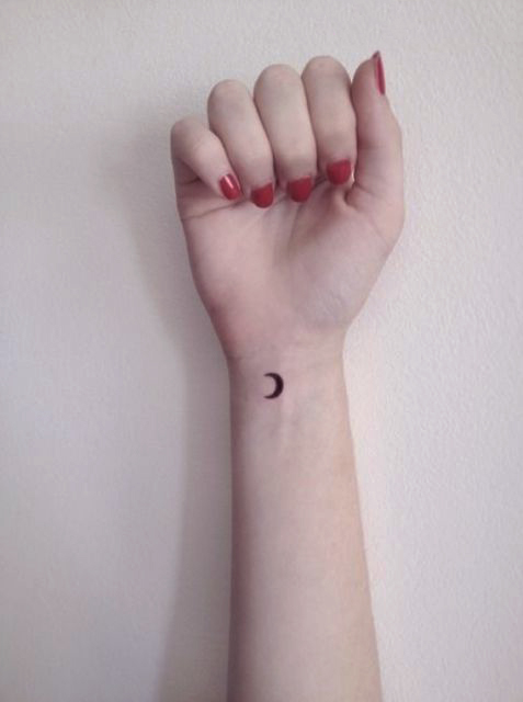 115 Small tattoos with letters and symbols for girls