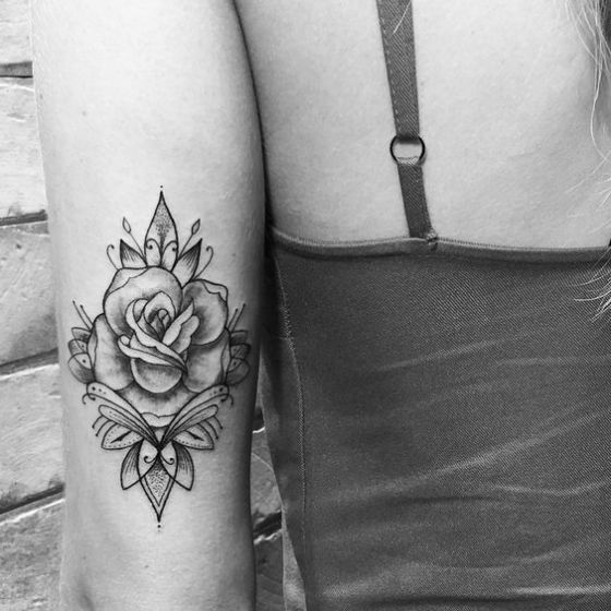 99 Roses tattoos designs for ladies