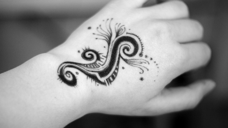 The ephemeral tattoo: 5 concepts to go slowly