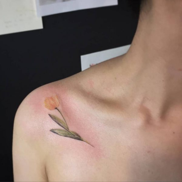 Small and delicate shoulder tattoos for girls