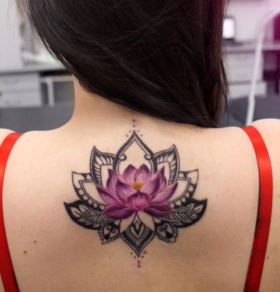 Tattoos for ladies within the again