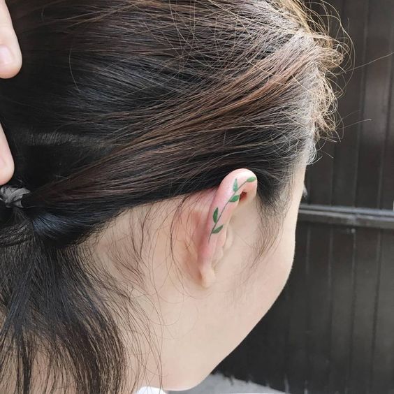 30+ Minimalist Tattoo Concepts for the Ears