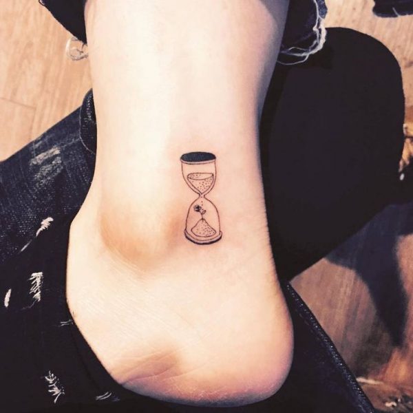 Tattoos for ladies within the foot [Creative and original designs]