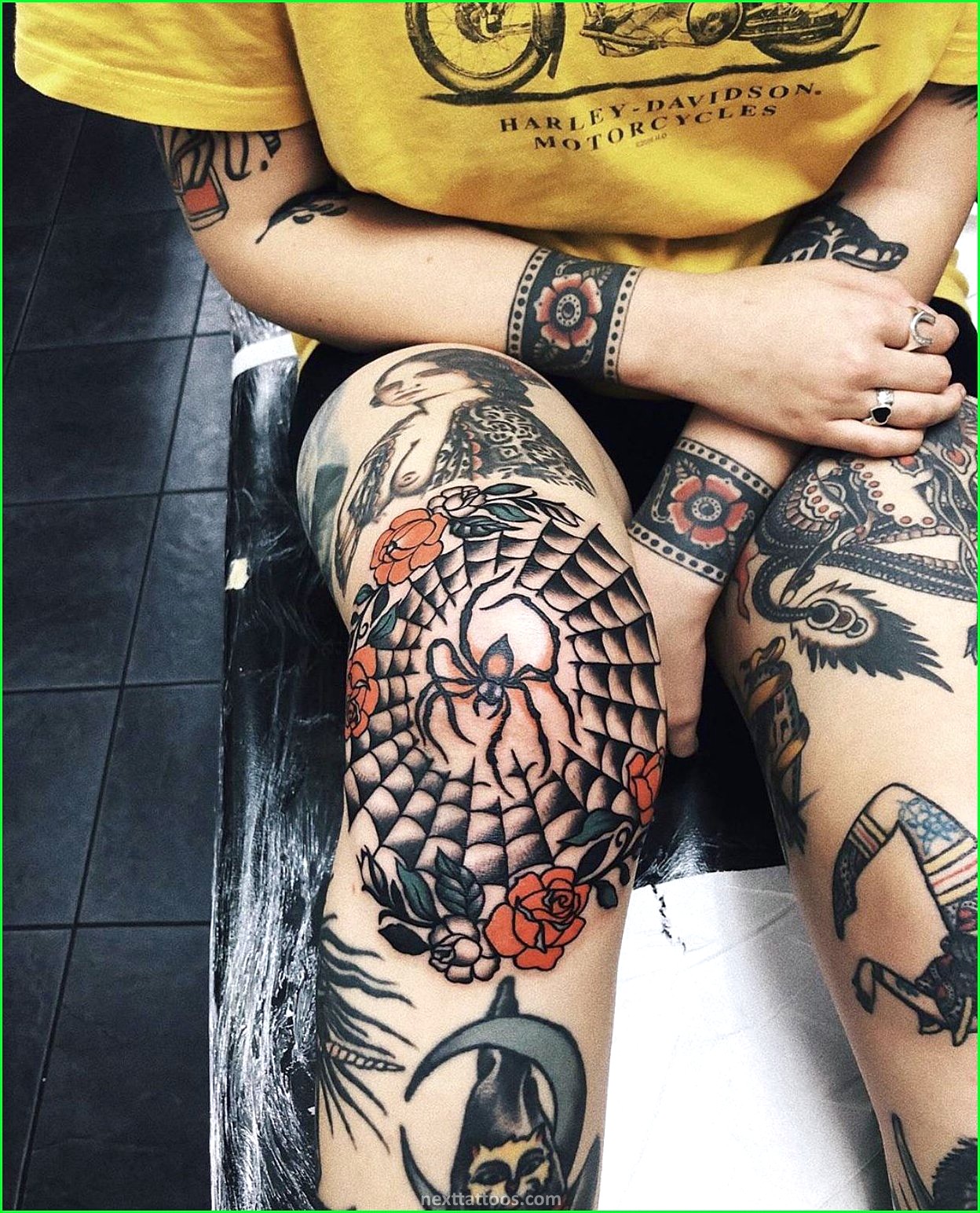 Knee Tattoos For Females - Find a Style That's Right For You